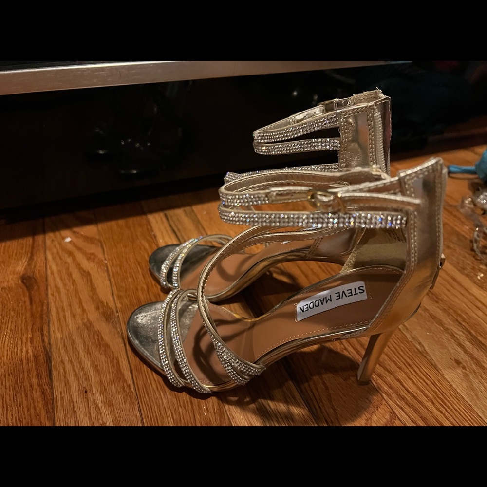 Steve Madden 7.5 gold heels